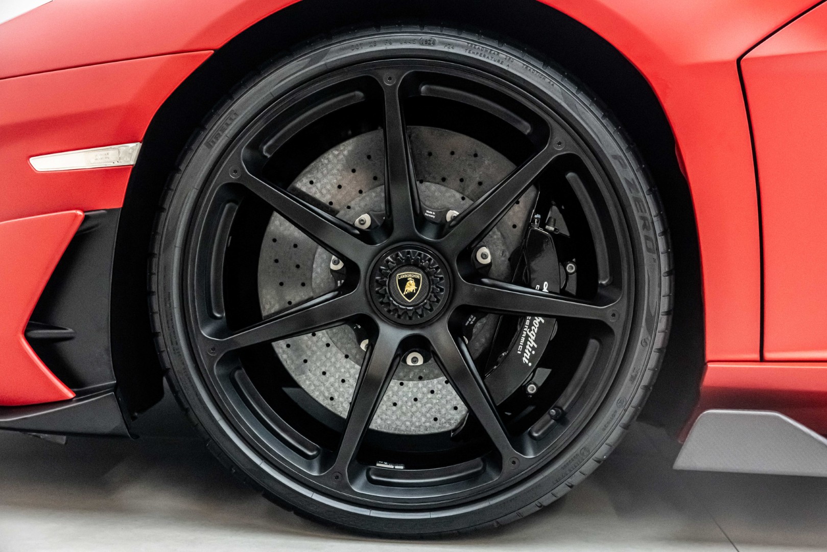 2019 LAMBORGHINI AVENTADOR SVJ 